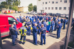 Gyakorlat a KOK udvarán